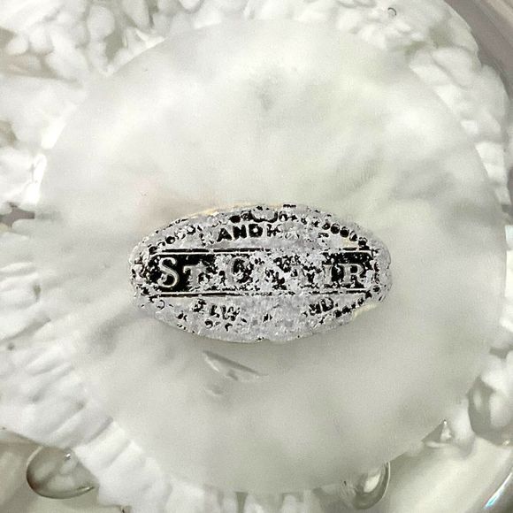 Vtg St Clair Glass Paperweight Ashtray White Trumpet Flowers Controlled Bubbles - Picture 12 of 16